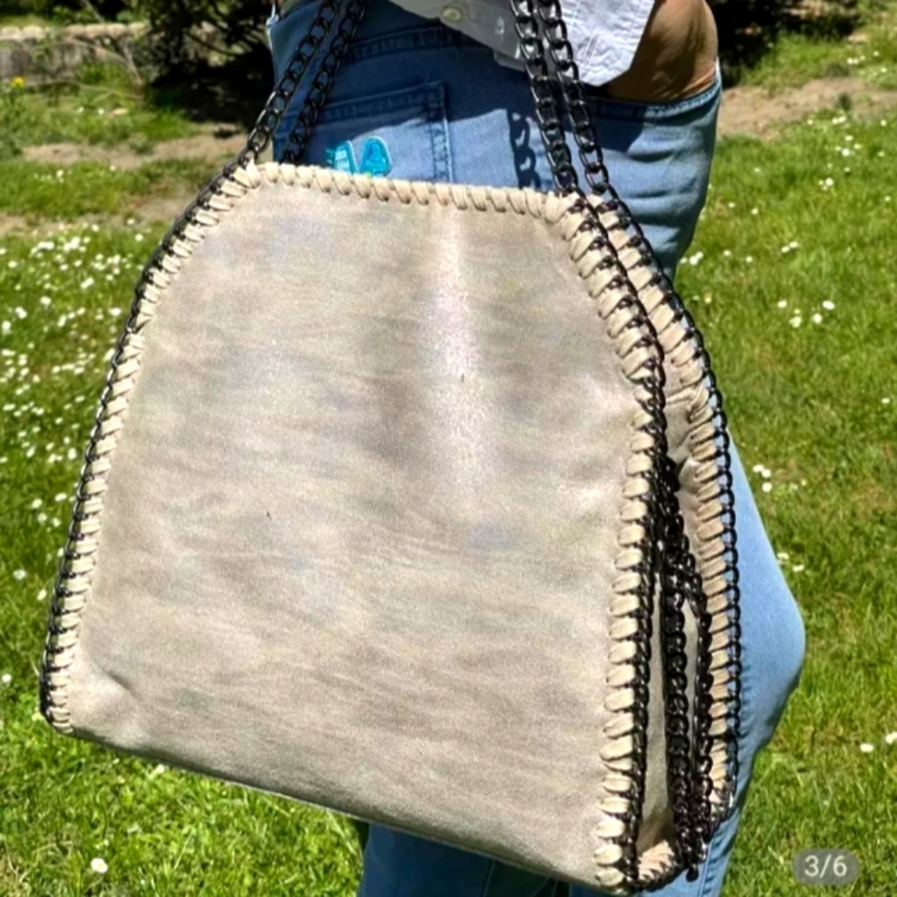 LUXE METALLIC CHAIN TOTE!